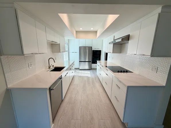 5870 Green Valley Cir, Culver City, CA