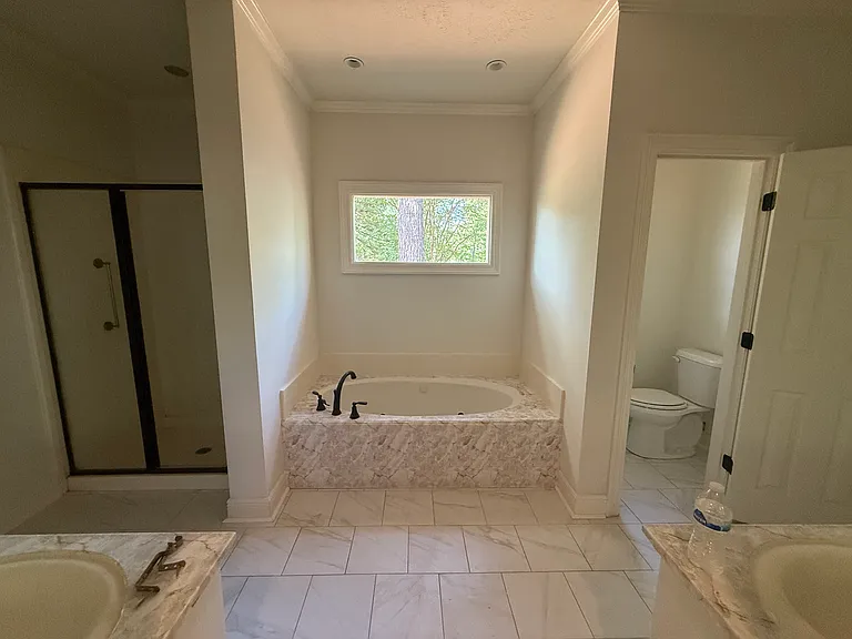 Oakmont Dr — Photo 17