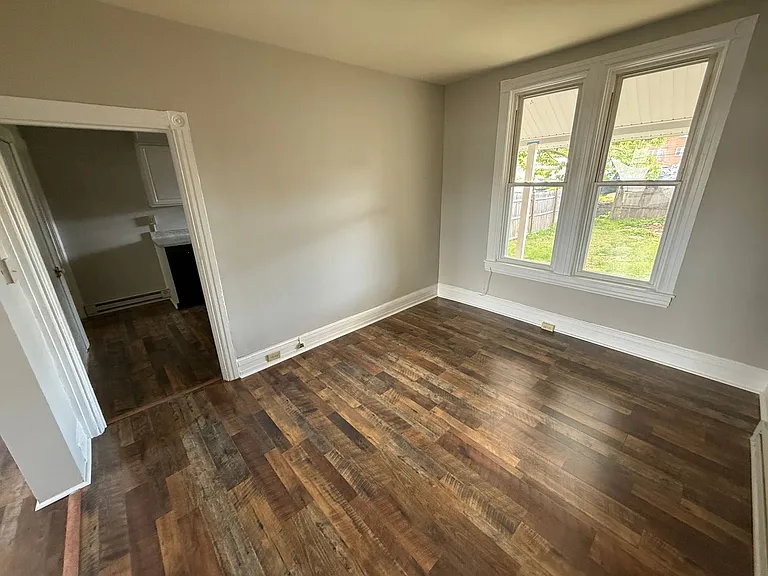 410 Wolf Ave — Photo 4