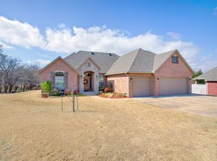 363 Canterbury Rd, Midwest City, OK 73130