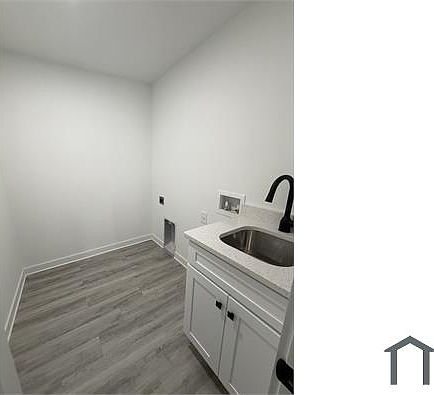3rd image of 1217 Clayton Ave