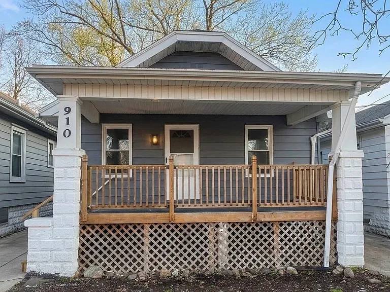 910 W Virginia Ave — Photo 1