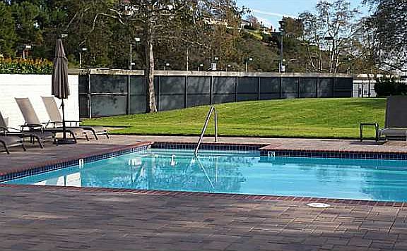 2nd image of 8813 Villa La Jolla Dr Ste 2000A