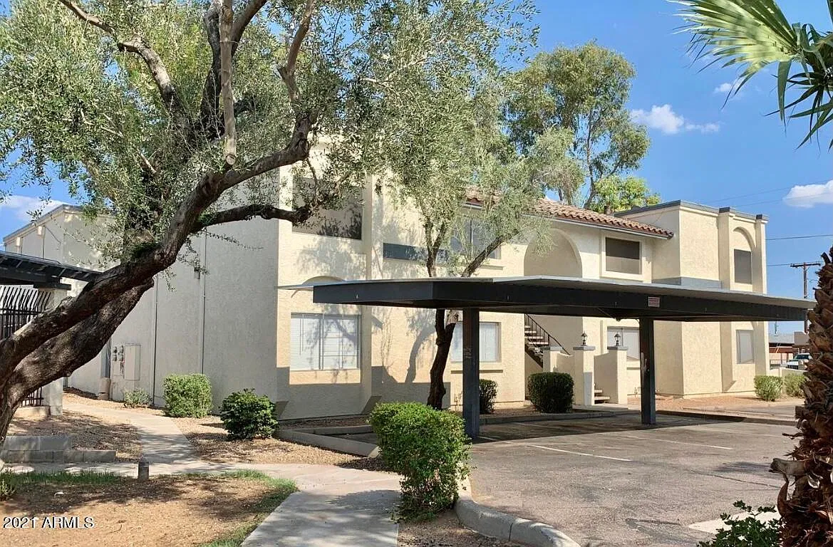 2 bed, 1.0 bath, 807 sqft, $1,595 — Photo 2