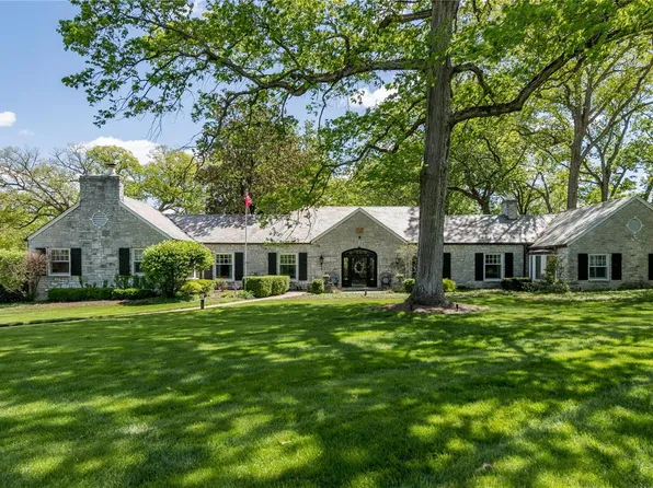 28 Huntleigh Woods, Saint Louis, MO 63131