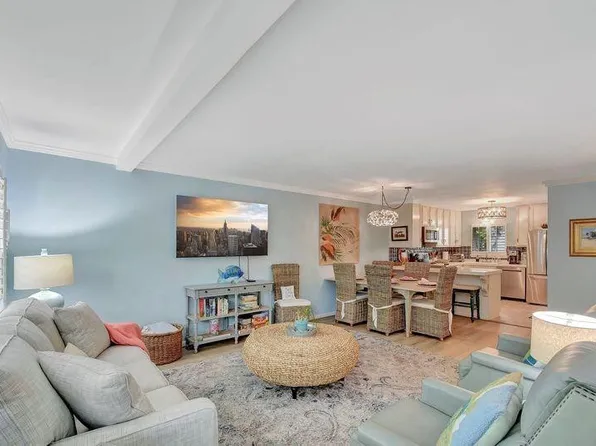 1517 Wood Ave, Saint Simons Island, GA 31522