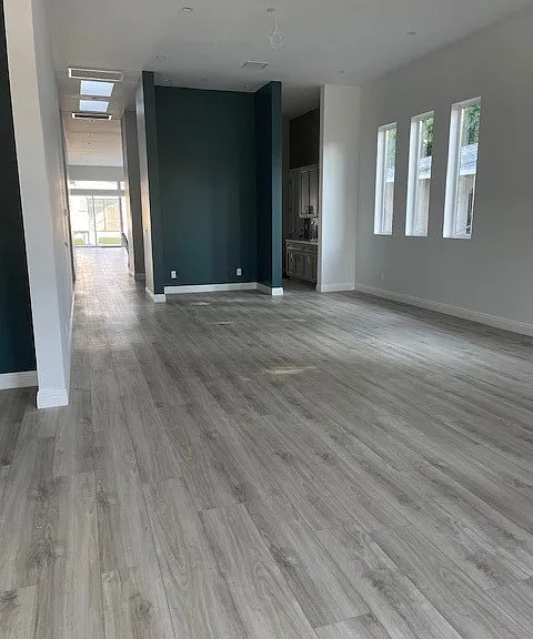 22520 Clarendon St — Photo 4