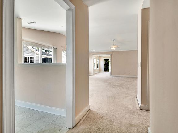 4th image of 5018 Glen Cove Drive SE