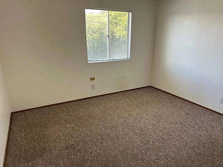 1295 Bond St — Photo 7