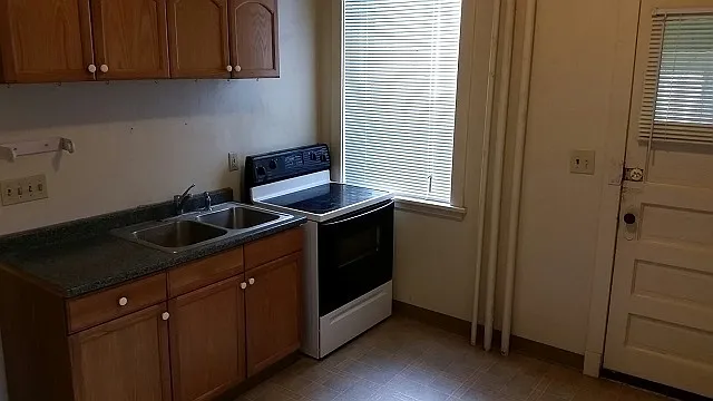 827 2nd St #1 — Photo 6