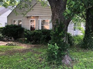 7447 Walnut St, Kansas City, MO 64114