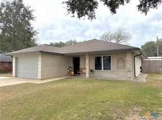 213 Sparrow Ln, Victoria, TX 77905