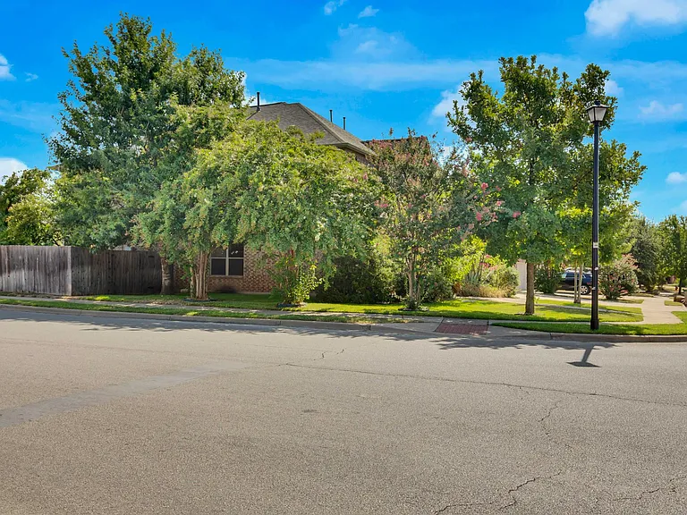 2500 Speidel Dr — Photo 6