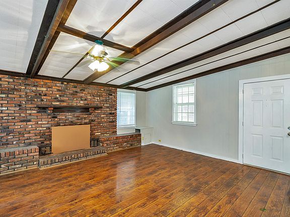 5th image of 80 Barnett St