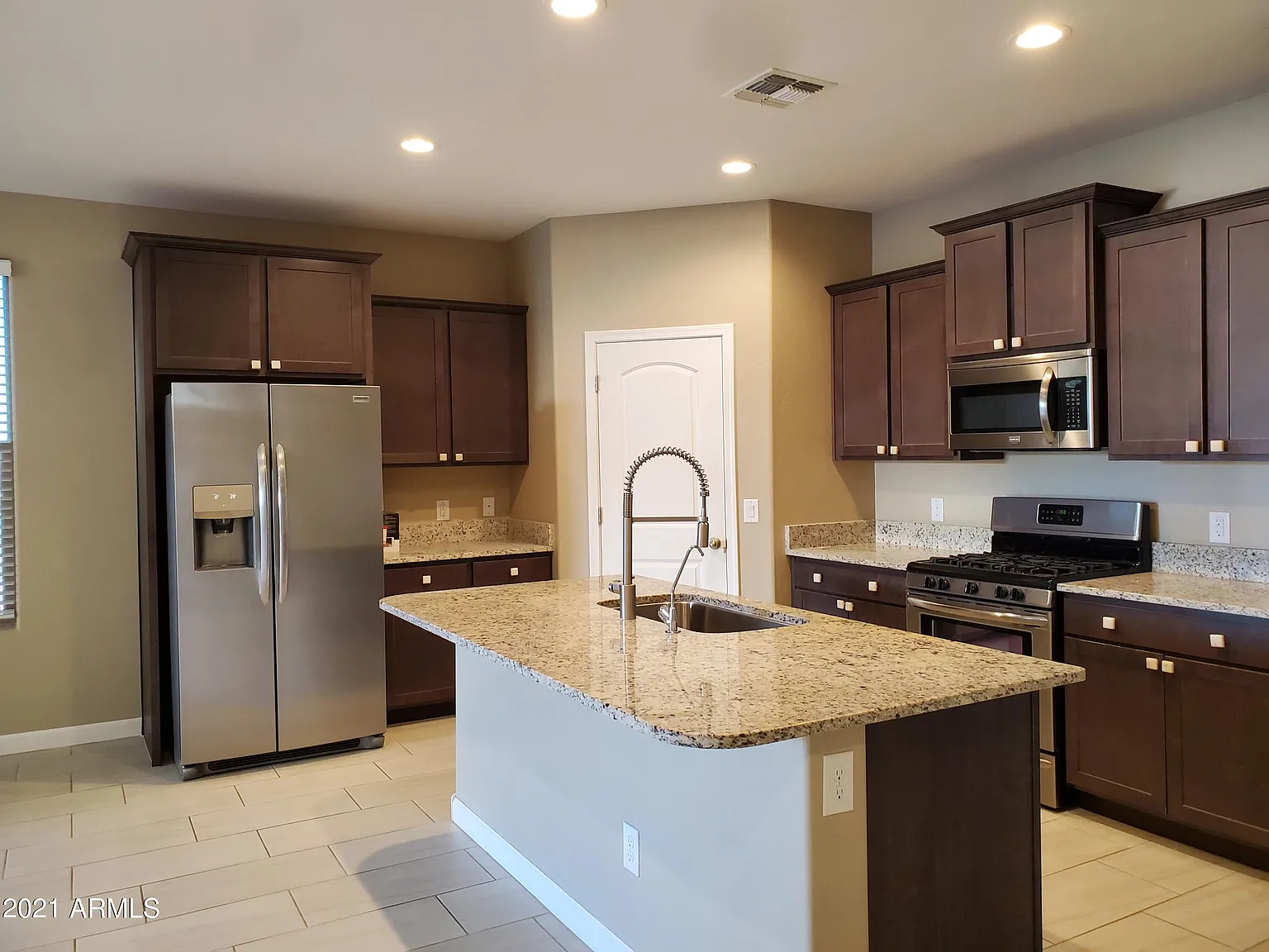 4 bed, 3.0 bath, 2249 sqft, $2,600 — Photo 1