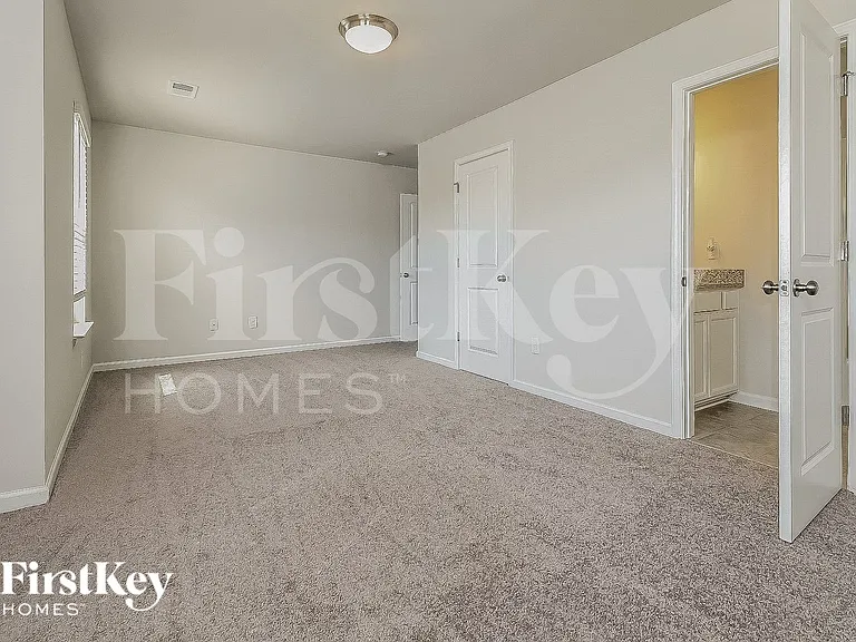 310 Ashborne Ln — Photo 11