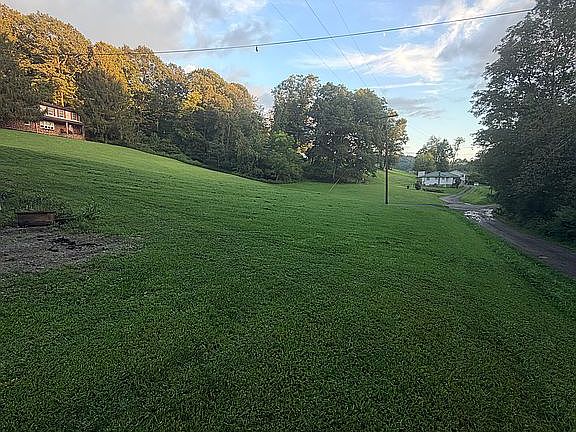 3rd image of 146 Hecks Run Rd