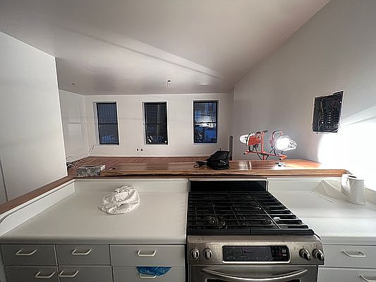 2nd image of 332 Bedford Ave APT 2