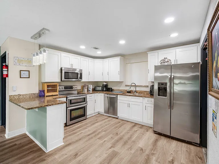 1110 E Lakeshore Blvd #3 — Photo 10