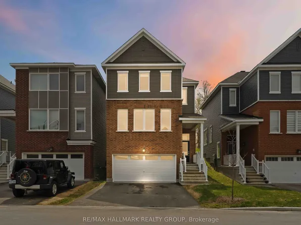 404 Appalachian Cir, Ottawa, ON K2J 6X3