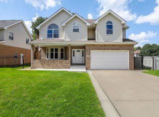 8540 Latrobe Ave, Burbank, IL
