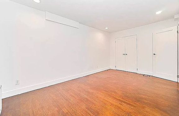 3rd image of 213 E 37th St #1M