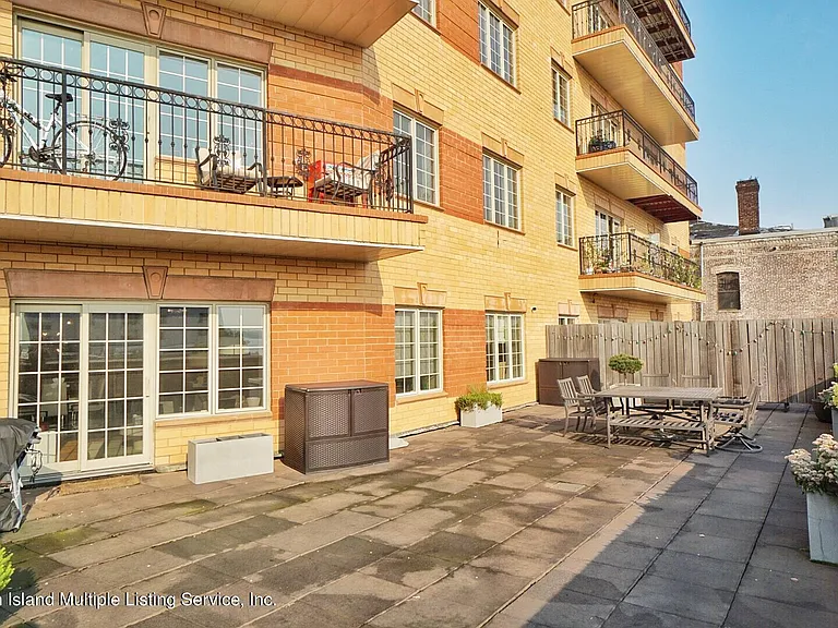 155 Bay St #2C — Photo 16