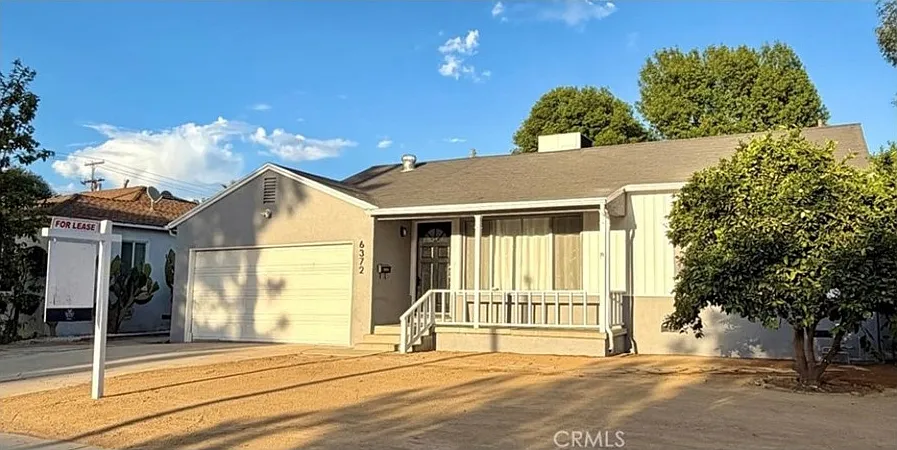 6372 Zelzah Ave