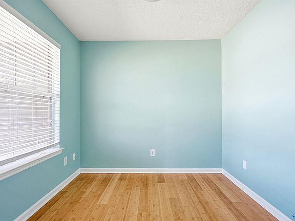 3rd image of 8246 Wall Triana Hwy