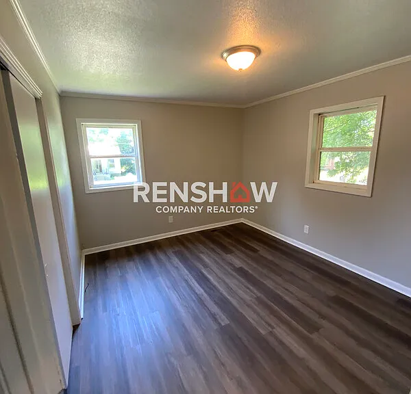 162 S Poplar St — Photo 13