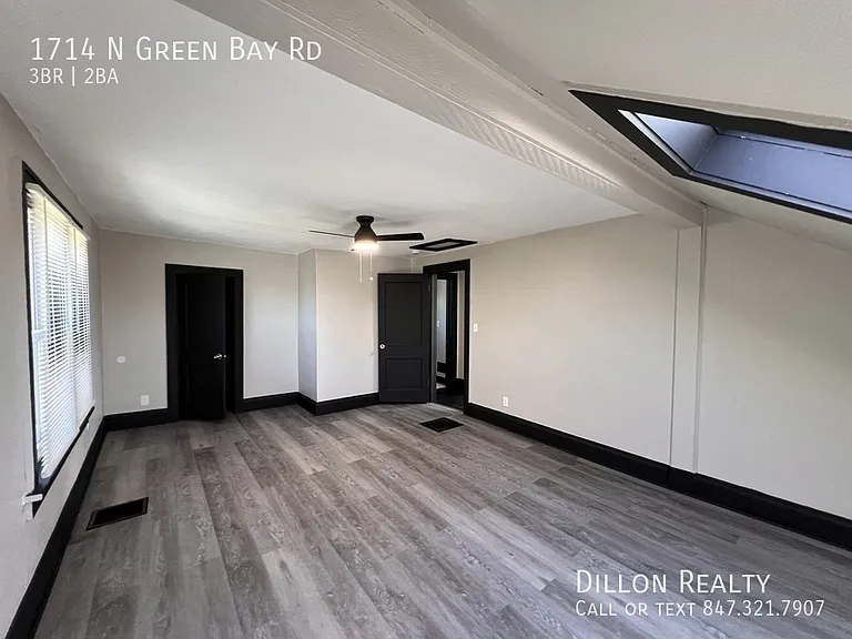 1714 N Green Bay Rd — Photo 8