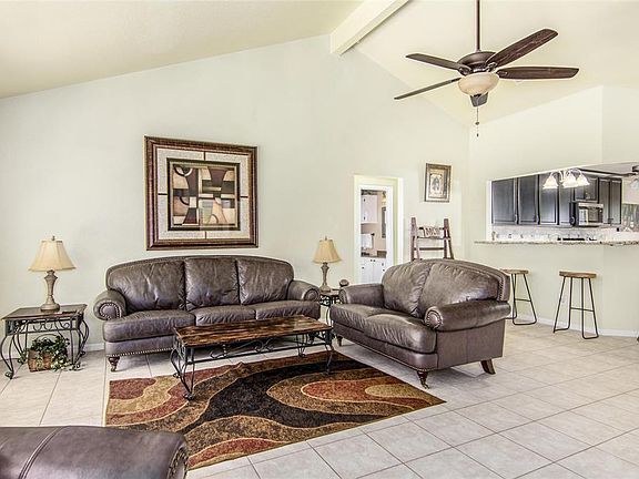 5th image of 2415 Friarwood Trl