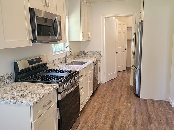 2nd image of 1624 Los Molinos Way