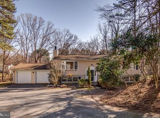10804 Oldfield Dr, Reston, VA 20191