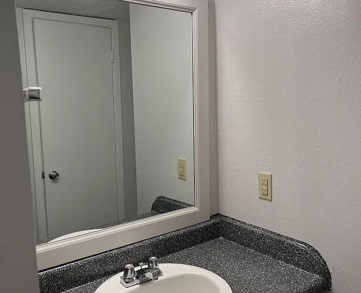 Juniper Springs Apartments — Photo 112