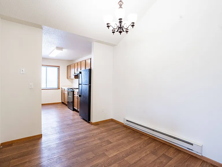 Fargo, ND Somerset Apartments | 22A | Dining