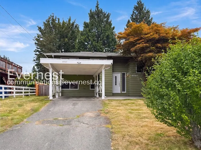 4 bed, 2.0 bath, 2304 sqft, $3,599 — Photo 4