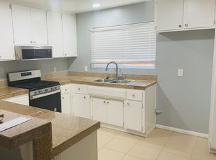 347 E 6th St APT 101, Perris, CA 92570