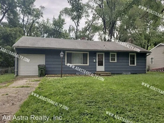3 bed, 1.0 bath, 1152 sqft, $1,395 — Photo 2