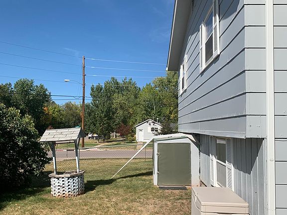 5th image of 343 W Nevada St
