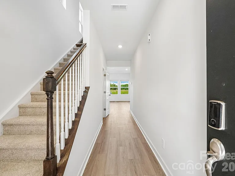 1852 Wrenley Dr — Photo 8