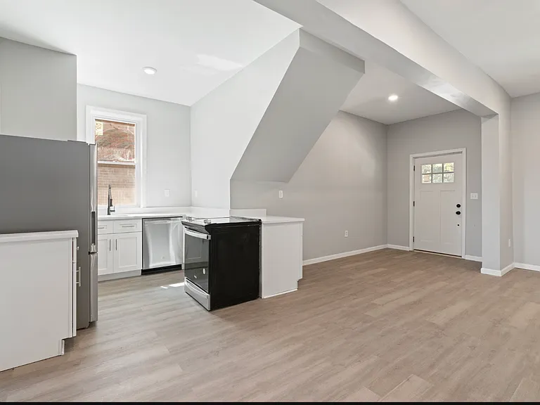 928 Morningside Ave — Photo 4
