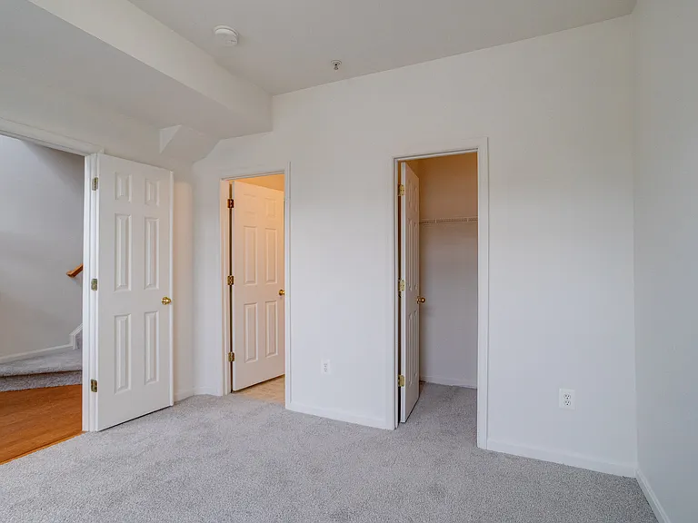 103 Buttonwood Ct — Photo 46
