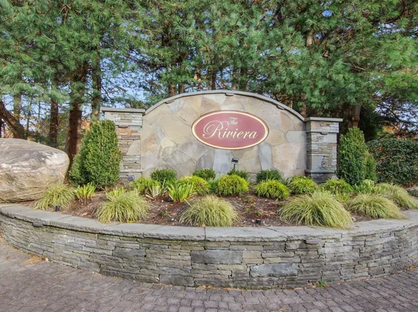 99 Sawtooth Cove #99, Port Jefferson, NY 11777