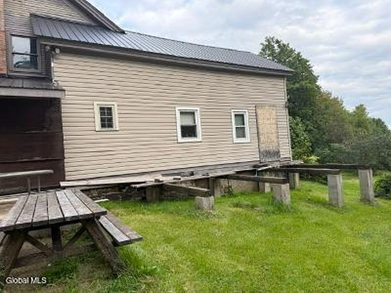 3rd image of 275 Witherbee Road