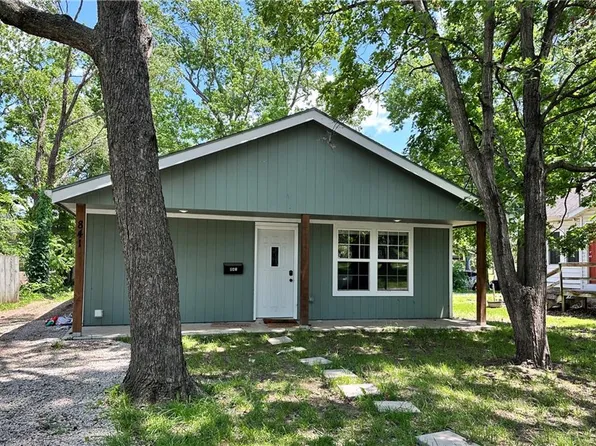 841 S Cedar St, Ottawa, KS 66067