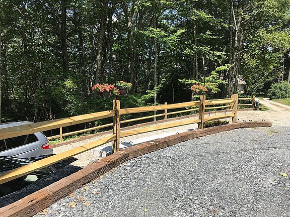 Additional parking pad 