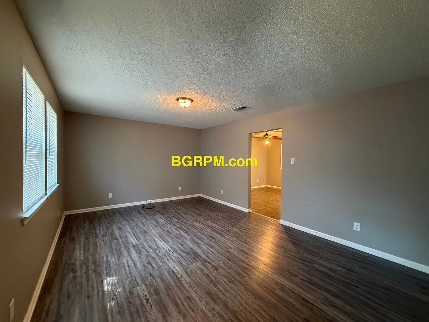 Updated 3 Bed Room 2 Bath Home in Jacksonville — Photo 2