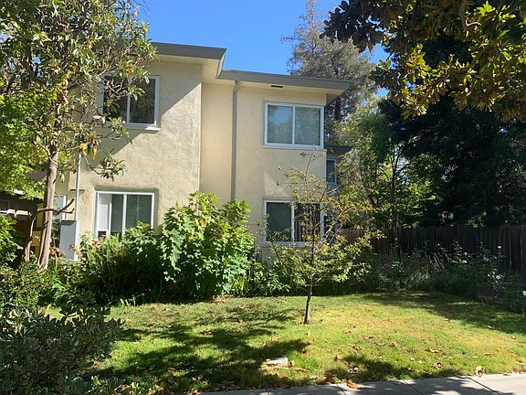 2nd image of 585 Stanford Ave #585