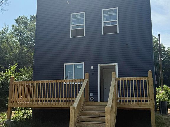 4th image of 1315 Iredell Ave